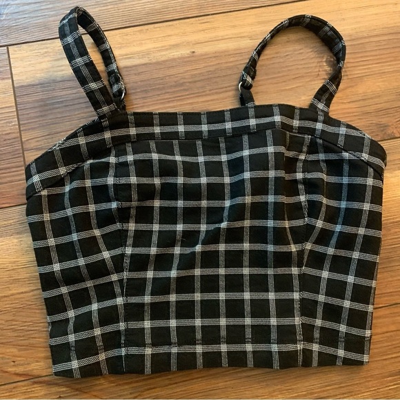 Hollister Black/White Plaid Checked Cropped Tank Adj Straps Smocked Back Size XS - Picture 3 of 9